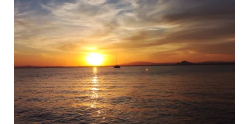 Una puesta de sol Una puesta de sol